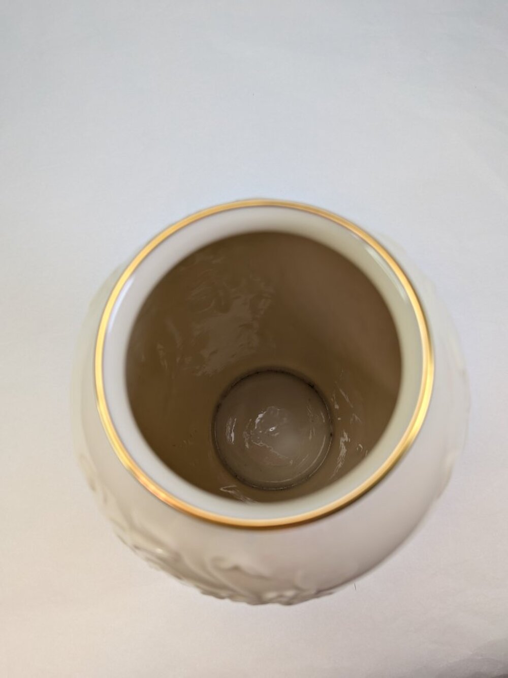 Lenox Masterpiece Collection Embossed Spider Lily Vase Gold Trim 7" - Picture 4 of 9